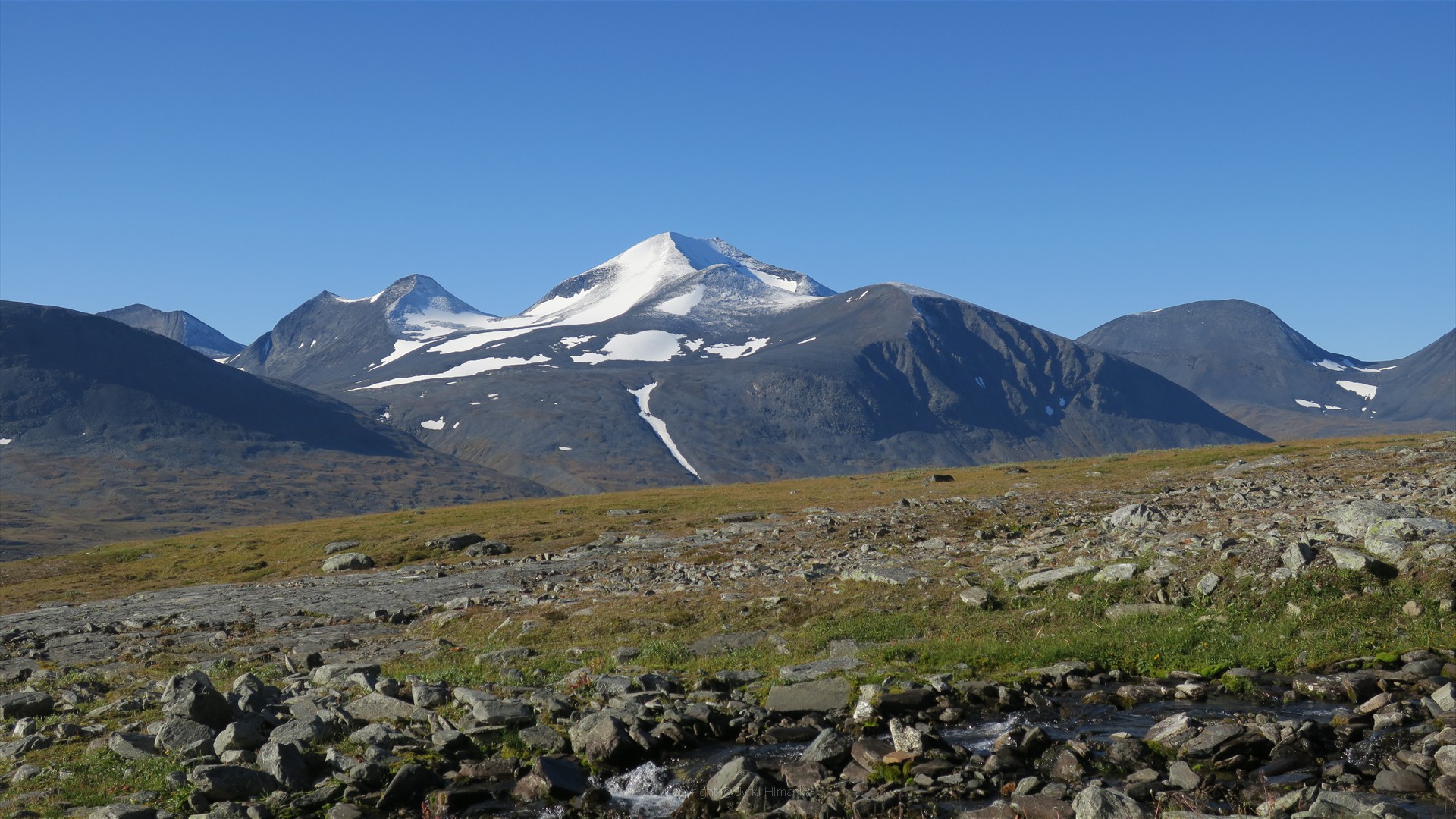 Kåtotjåkka on korkein Ruotsin yli 1900-, mutta alle 2000-metrisistä tuntureista